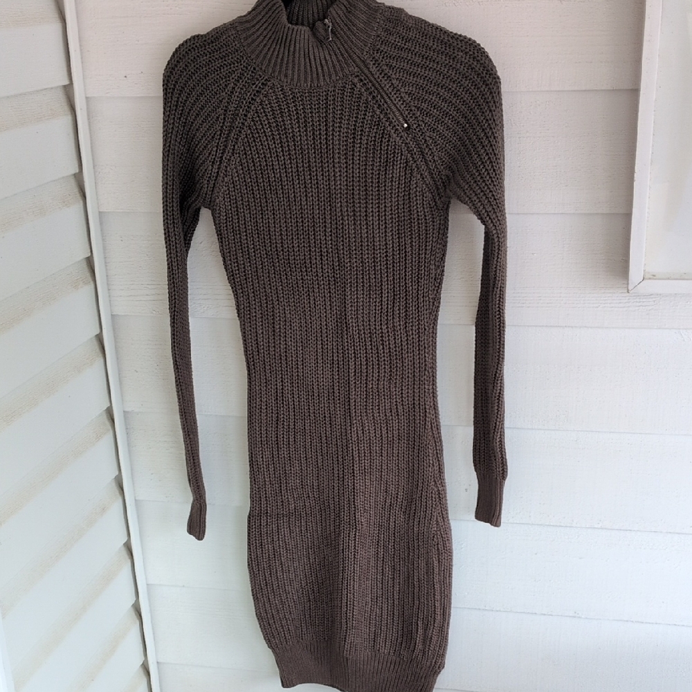 Elegant Green Midi Sweater Dress
